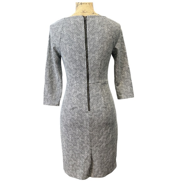The Limited EC Black and white Herringbone Knee Length Design Dress. Size 0 - Picture 5 of 7